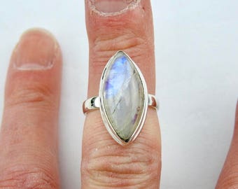Rainbow moonstone ring.Sterling silver. Ring. Moonstone ring. Gemstone rings. Rainbow moonstone. Moonstone. Handmade ring. Modern. Designer.