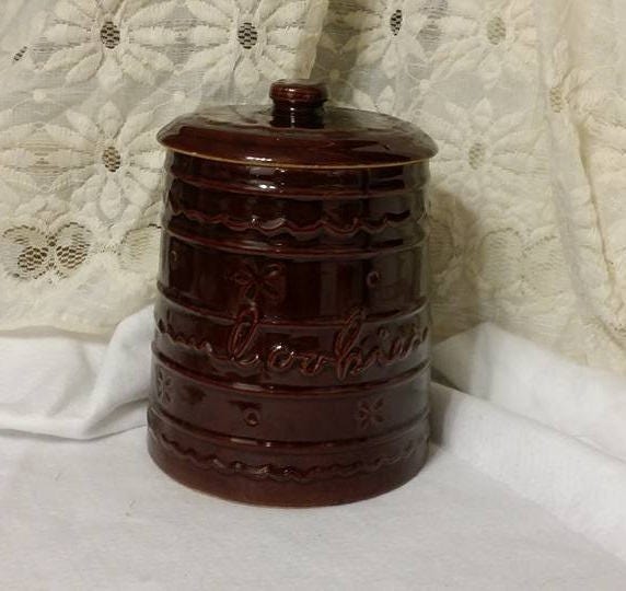 vintage MARCREST COOKIE JAR made in 1950's crock