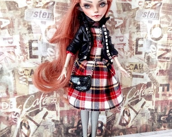 Monster High Repaint, Custom Monster High Doll, OOAK Doll - Ghoulia Yelps - Art Doll, Doll Faceup