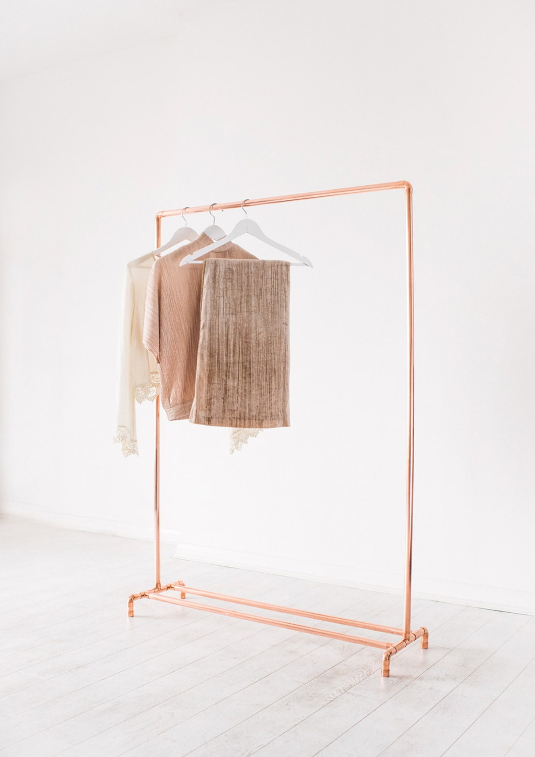 Copper Pipe Clothing Rail / Garment Rack / Clothes Storage