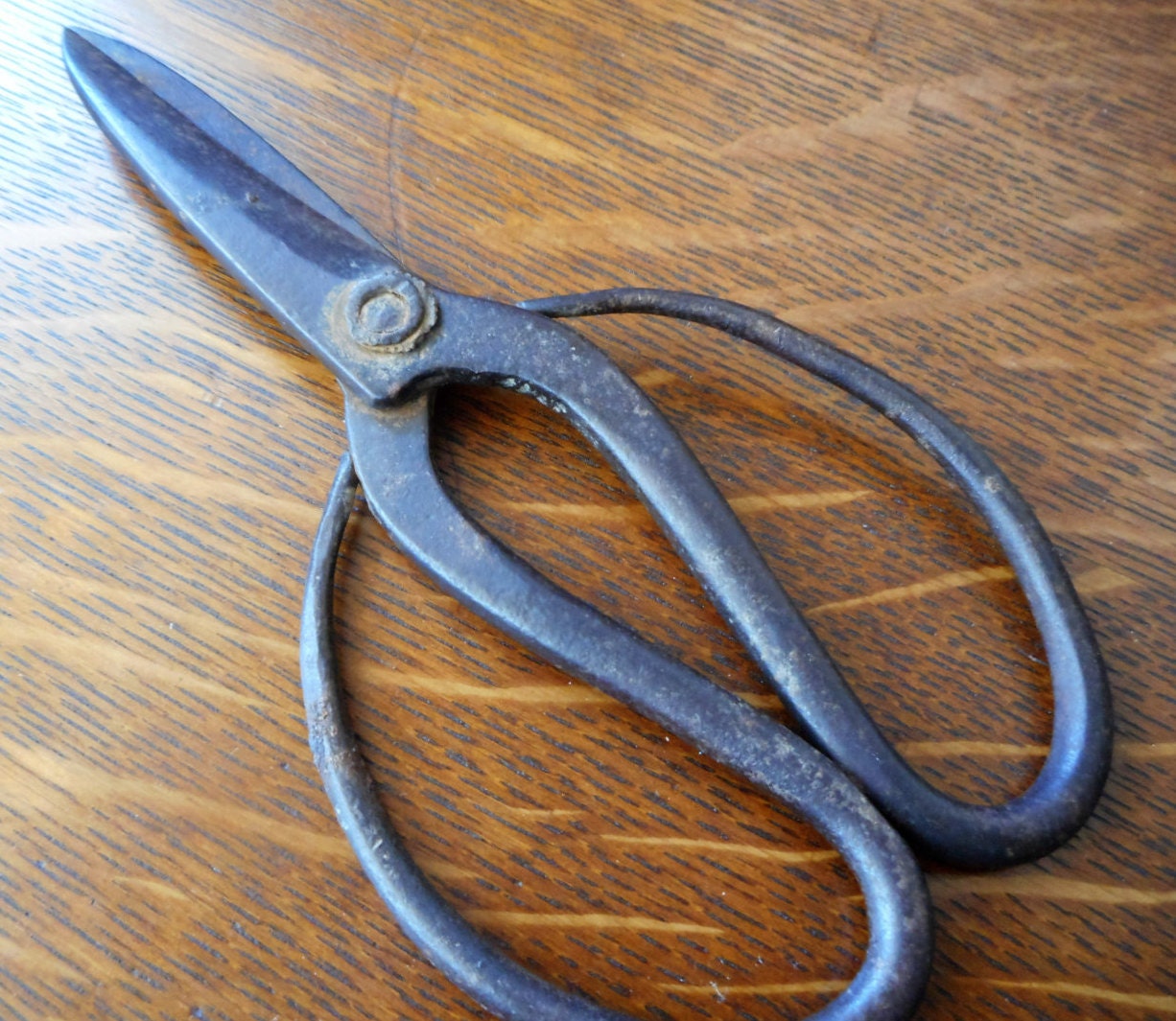 VINTAGE Large Loop Handle Hand Forged Metal Scissors from abandc on ...