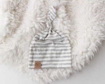 Heather stripe knot beanie | newborn beanie | newborn hat | infant beanie | baby's firt hat | newborn gift | new baby essentials | 0-3 month