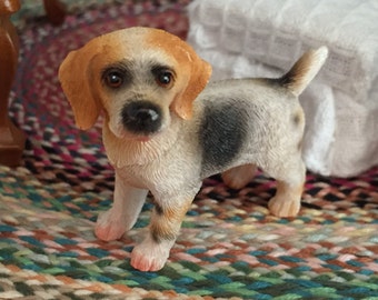 Miniature Beagle Dog Figurine, Standing Beagle Dog, Dollhouse Miniature, 1:12 Scale, Dollhouse Dog, Mini Dog Figurine