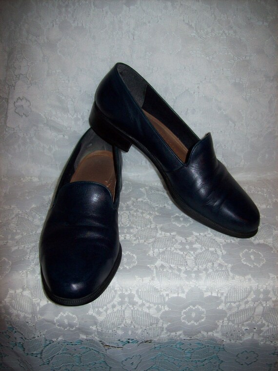 Vintage Ladies Navy Blue Leather Slip Ons Loafers by Easy