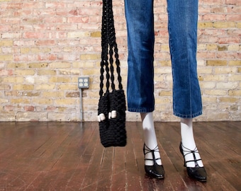 70s macrame bag / black macrame bag / beaded purse / macrame purse / boho / 70s handbag / textured bag / macrame shoulder bag