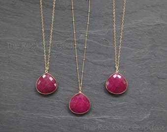 Ruby Necklace // Ruby Jewelry // July Birthstone // Ruby Pendant // Gold Ruby Necklace // Ruby Bezel // Gold Ruby Necklace // Ruby