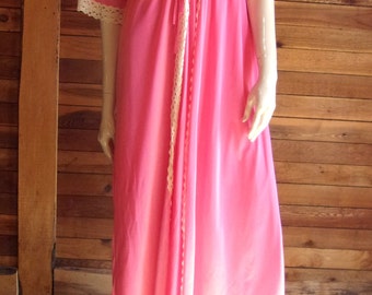Vintage Lingerie 1970's DURELLE Pink Size Medium Nightgown and Robe Set