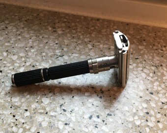 Vintage Gillette Super Adjustable black Razor 1969