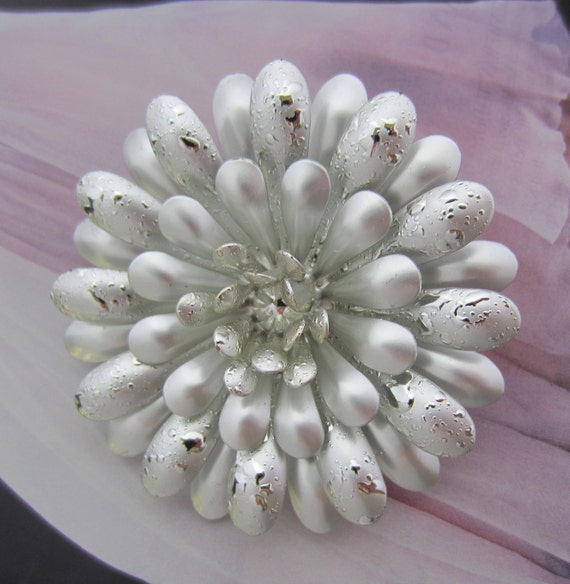 Frosted Silver Tone "dew drop" "FLOWER POWER" pin with metallic splats ~awesome, mid-century, vintage costume jewelry