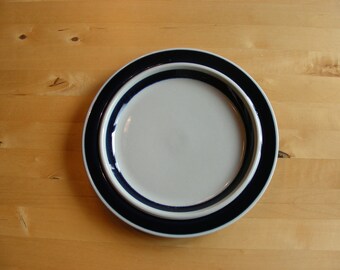 Arabia Finland blue anemone dinner plate