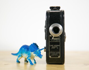 Cine Kodak Eight - Model 25 - Movie Camera - #M24