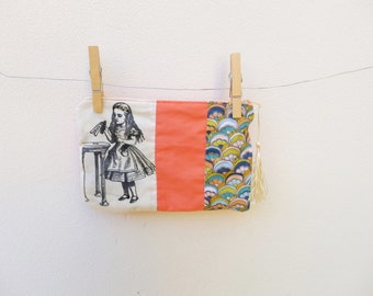 Beauty case Alice in wonderland