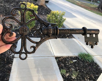ON SALE/Key Wall Decor/Wall Decor/French County/Large Key/Shabby Chic/Vintage/Skeleton Key/Key Wall Hanging/Keys Decor/Metal Key