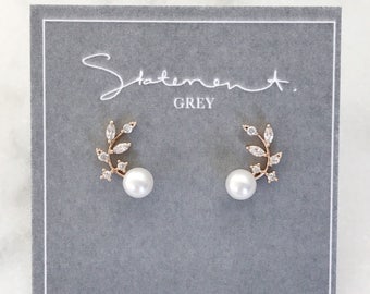 Crystal Leaf Ear Climber - Rose Gold Earring Crawler - Pearl and Crystal Earring - Rose Gold Earring - Ear clawer - minimal Jewelry