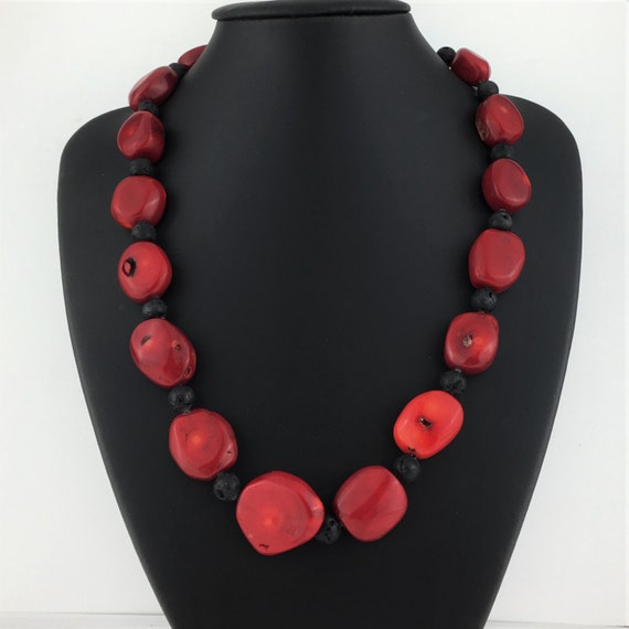 Deep Red Bamboo Coral Graduated Slices Necklace MN1310