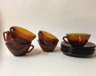 Stylish set of 6 vintage brown glass tea cups and saucers 1960s