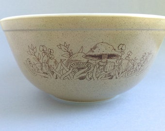 Pyrex Mixing Bowl - Pyrex Forest Fancies 403 - Forest Fancies Pyrex 403 - Mushroom Pyrex Bowl - Retro Kitchen Decor - Mushroom Decor