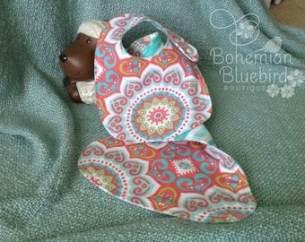 FREE SHIPPING-Baby Bib and Burp Cloth Set-Baby Shower Gift Set-Baby Girl-Reversible-Baby Girl Bib and Burp Cloth Set-Soft Colors-Boho