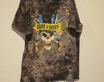 Distressed guns n roses t shirt custom by Iván Alejandro Goméz