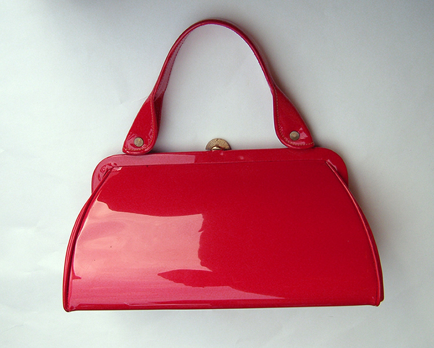 Red Patent Leather Vintage Handbag. by EndymionLane on Etsy