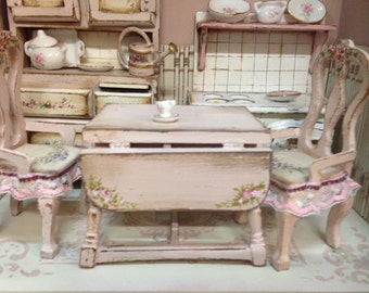 Table kitchen pink. Hand painted furnitures