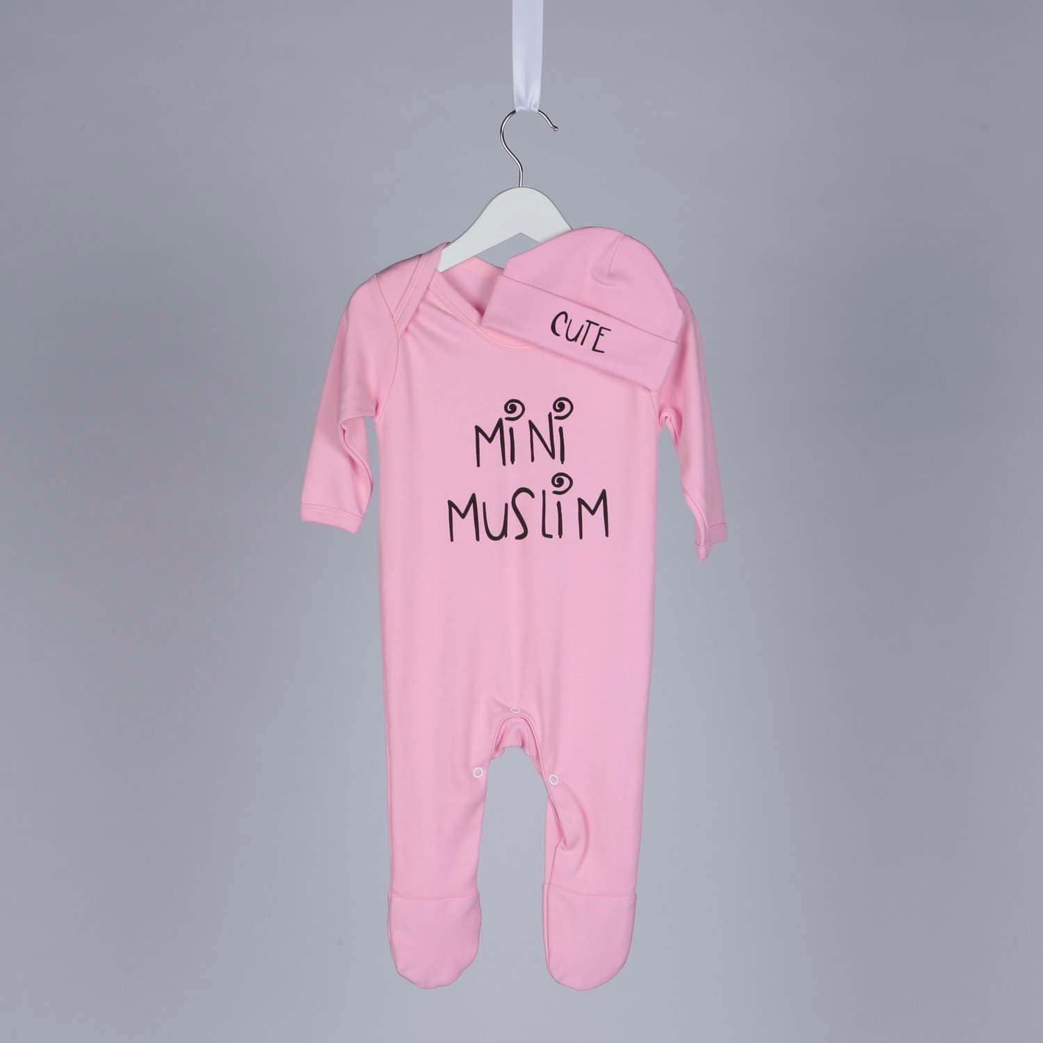 Cute Mini Muslim Islamic Baby Gift Set in Baby Pink 03 months