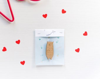 Wooden linen Bear brooch