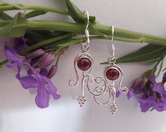earring silver Sterling, semiprecious gemstone Garnet