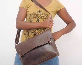 Women leather laptop bag women Leather cross body bag Leather women messenger bag Women laptop bag Women work bag leather school bag Brown