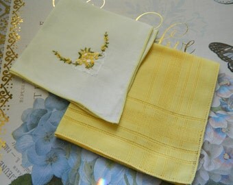 2 Vintage Hankies Good Vintage Condition Lot 3401