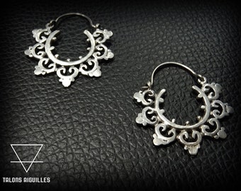 Boucles d 'oreille ,plaqué argent # ethnic brass earrings # mandala # silver plated # tribal hoop