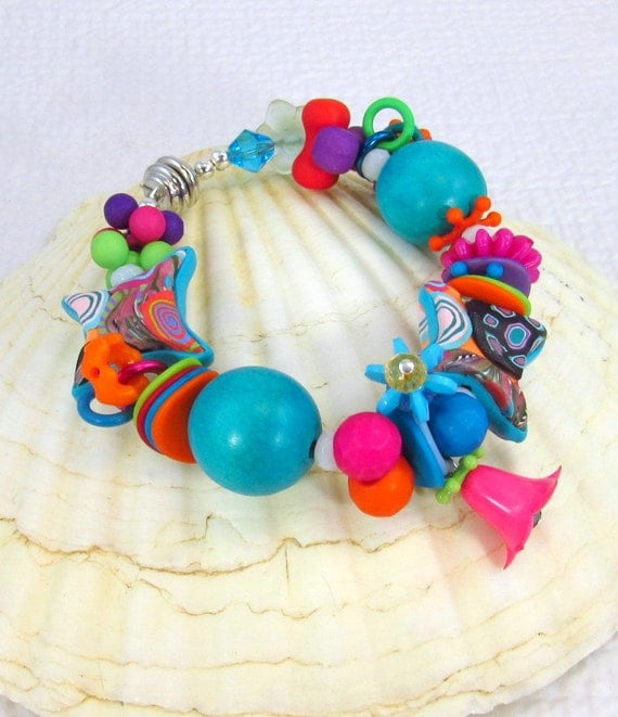 Items similar to FUN FUNKY Mixed Media Beaded Bracelet (BR119) on Etsy