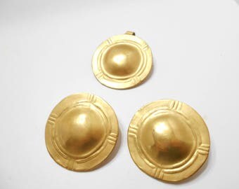 Vintage Gold Disc Brooch/Pendant & Pierced Earrings Demi Parure (2415) Made in Columbia