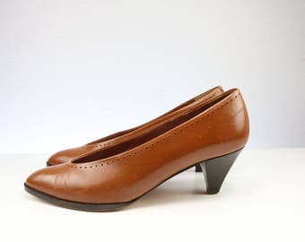 Vintage 1970s CHRISTIAN DIOR Cognac Brown Italian Leather shoes/Christian Dior shoes Pumps/ Made in Italy