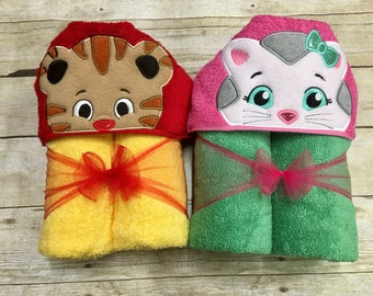 Daniel Tiger Inspired Hooded Towel/ Daniel Tiger Costume/ Daniel Tiger Birthday/ Bath Towels/ Beach Towel/ Pool Towel/ Free Personalization