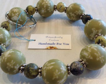 Handmade For You Hands-Free Beaded Bracelet KeyChain Keyring Floral Polymer Clay Beads olive green marble Stretch Cord Fits Many Sizes K283