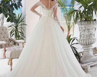 Princess Lace Wedding Dress - Adelaide Wedding Stunning Lace Dress - Long Sleeves Dress with Train - Elegant Wedding Dress - Robe de Mariée