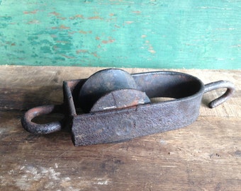 vintage pulley / industrial pulley/ small cast iron pulley