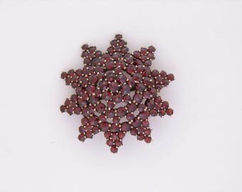 Victorian Bohemian Garnet 10 point star brooch / Victorian garnet brooch / garnet star brooch/ 10 point star brooch / bohemian garnet brooch