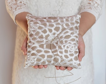 Roxel - 6x6" Wedding ring pillow - Wedding ring bearer - Ring pillow bearer - Linen ring pillow - Rustic ring pillow - Wedding pillow