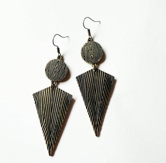 Bronze arrowhead dangle earrings. Edgy by ChiChisKreations on Etsy