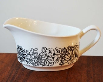 Grindley Ironstone Gravy Boat 'Manitou' pattern, English black and white dinnerware circa 1970s