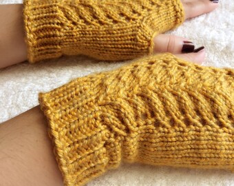 Lacy Leaf Fingerless Gloves