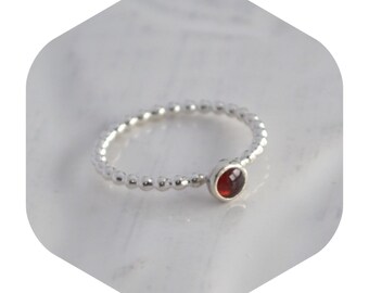 SGUSCIO Sterling silver and garnet ring