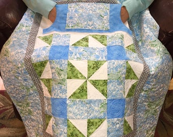 Pattern for Lovie Lap Quilt with Pockets