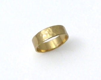 men wedding ring. Men wedding band. Hammered wedding band. 14K Hammered yellow gold wedding band (2129)