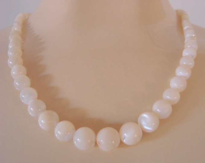 Vintage Natural Mother of Pearl Carved Bead Necklace Graduated Beads