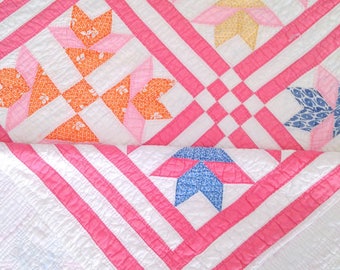 Vintage Pink Quilt, Multicolor Goose Tracks Quilt, Hand Stiched Medium Weight Quilt, Pink and White Quilt, Feed Sack Quilt, 84x80