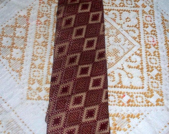 1970s Wembley Men's Tie - Clip On Tie - Burgundy Tan Graphic Print - Wide Width
