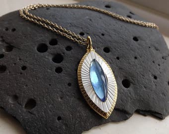 Vintage Diamond Shaped Pendant Necklace